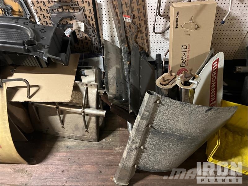 Stoughton 53 ft x 102 in Various Truck parts Van Trailer (In Cajas de remolque
