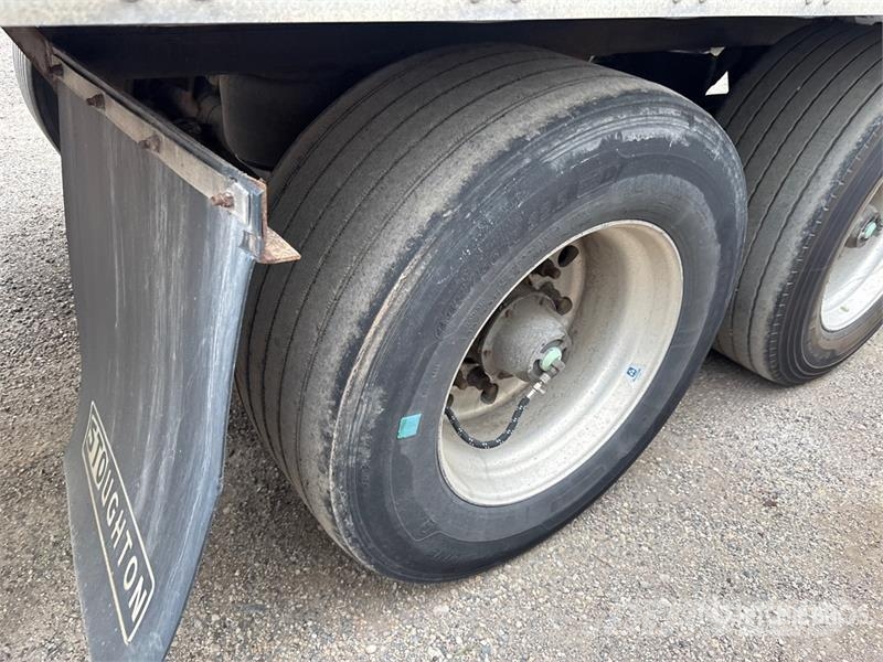 Stoughton AVW-535T-S-C-AR Van Body Trailers