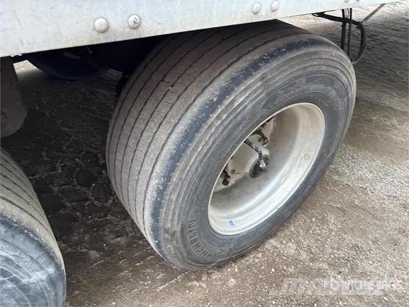 Stoughton AVW-535T-S-C-AR Van Body Trailers