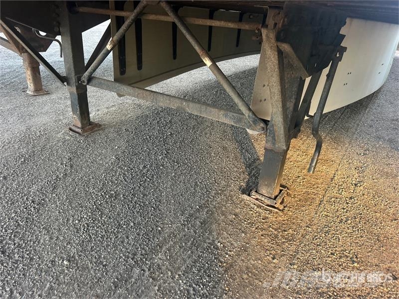 Stoughton AVW-535T-S-C-AR Przyczepy ze skrzynią zamkniętą