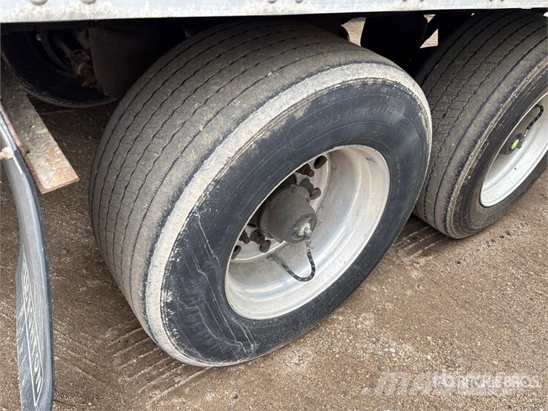 Stoughton AVW-535T-S-C-AR Van Body Trailers