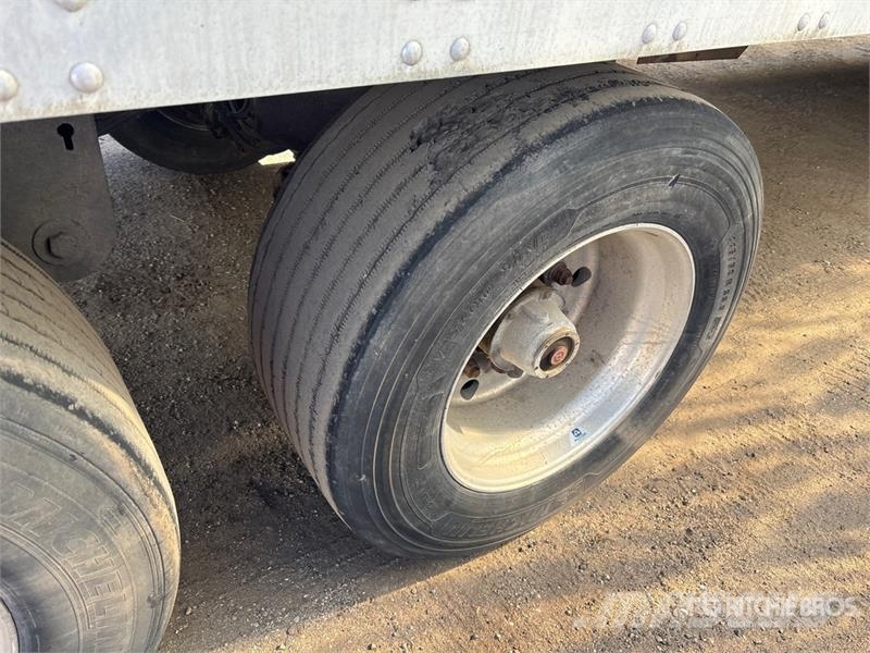 Stoughton AVW-535T-S-C-AR Прицепы-фургоны