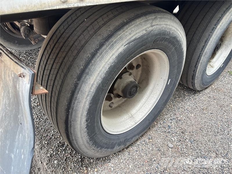 Stoughton AVW-535T-S-C-AR Van Body Trailers