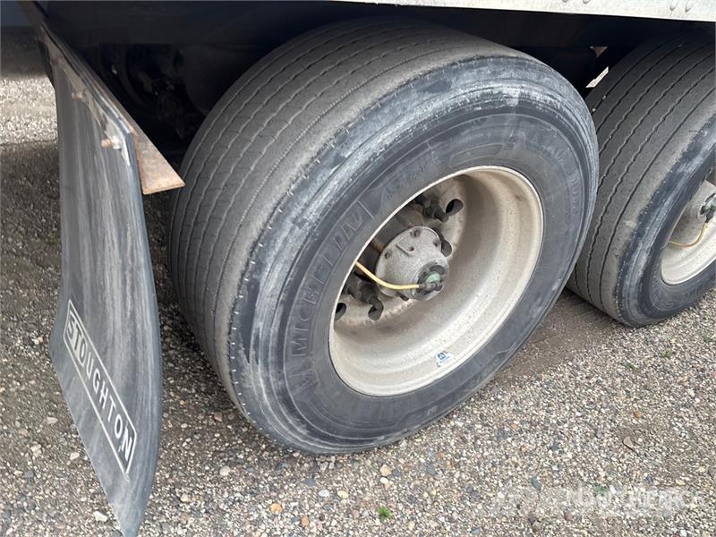 Stoughton AVW-535T-S-C-AR Van Body Trailers