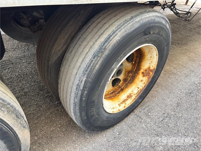 Stoughton AVW-535T-S-C-AR Van Body Trailers