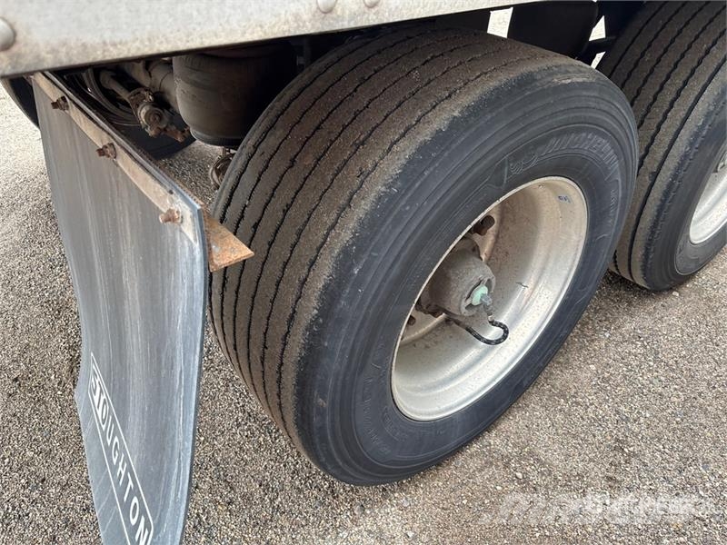 Stoughton AVW-535T-S-C-AR Van Body Trailers