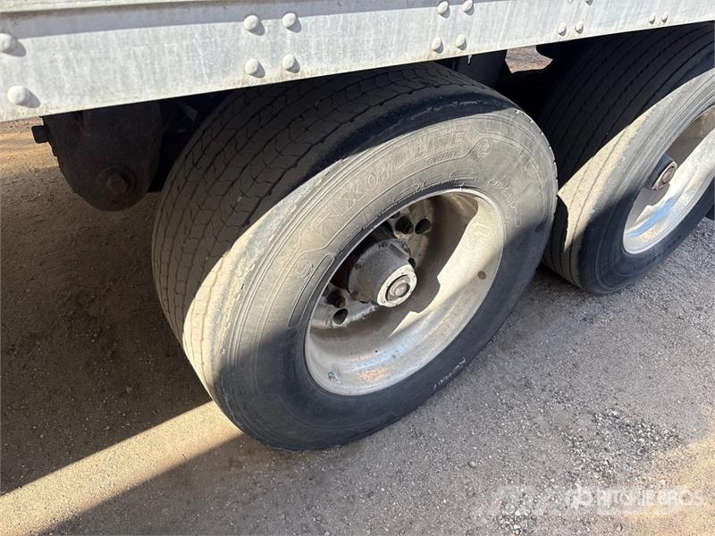 Stoughton AVW-535T-S-C-AR Прицепы-фургоны