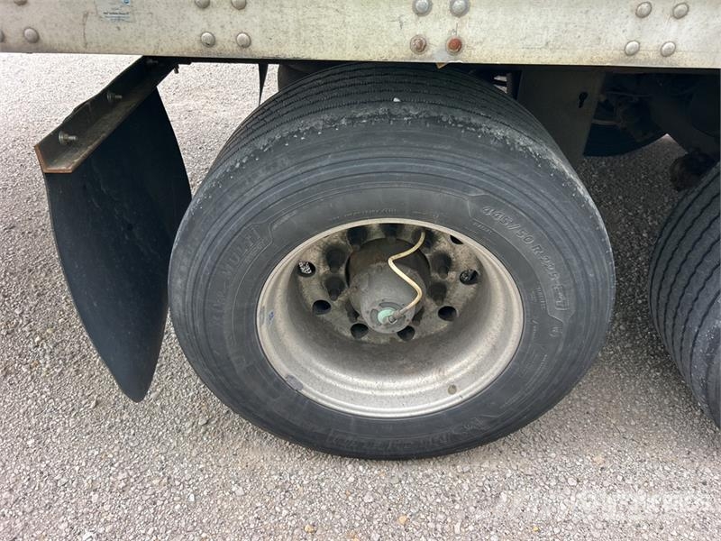 Stoughton AVXW-535T-S-C-AR 53 ft x 102 in T/A Van Trailer Причепи-фургони