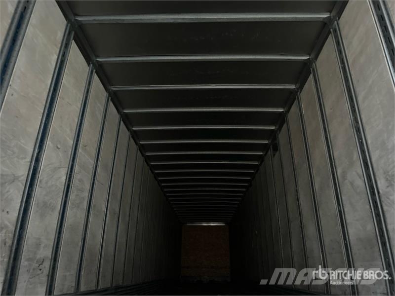 Stoughton AVXW-535T-S-C-AR 53 ft x 102 in T/A Van Trailer Ремаркета фургони