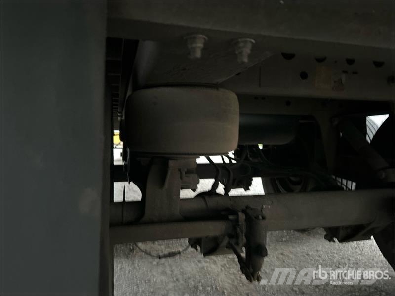 Stoughton AVXW-535T-S-C-AR 53 ft x 102 in T/A Van Trailer Ремаркета фургони