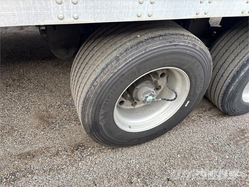 Stoughton AVXW-535T-S-C-AR 53 ft x 102 in T/A Van Trailer Furgons