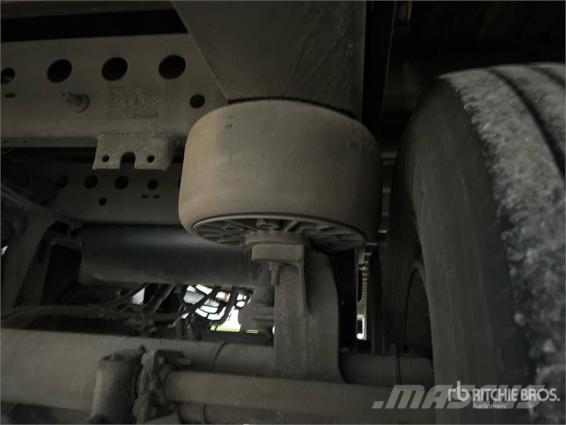 Stoughton AVXW-535T-S-C-AR 53 ft x 102 in T/A Van Trailer Ремаркета фургони