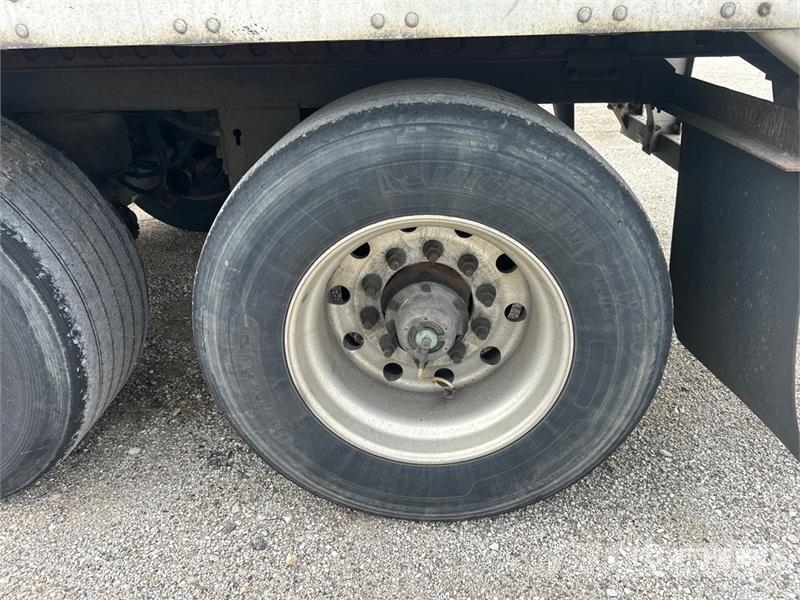 Stoughton AVXW-535T-S-C-AR 53 ft x 102 in T/A Van Trailer Box body trailers