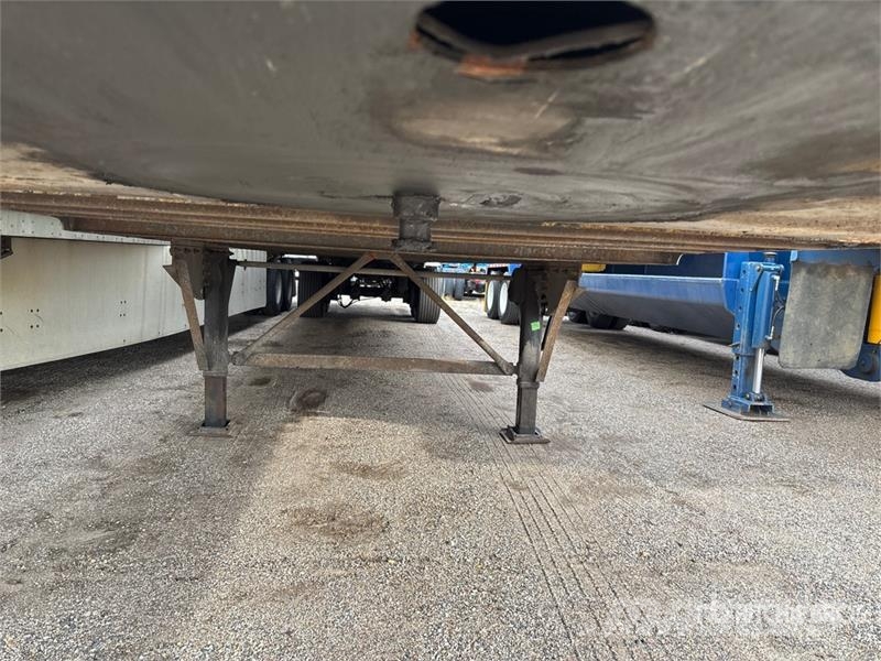 Stoughton AVXW-535T-S-C-AR 53 ft x 102 in T/A Van Trailer Furgons