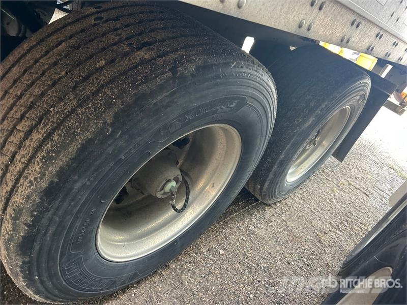 Stoughton AVXW-535T-S-C-AR 53 ft x 102 in T/A Van Trailer Box body trailers