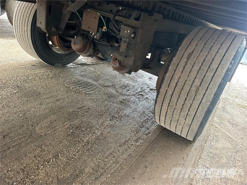 Stoughton AVXW-535T-S-C-AR 53 ft x 102 in T/A Van Trailer Sanduk prikolice