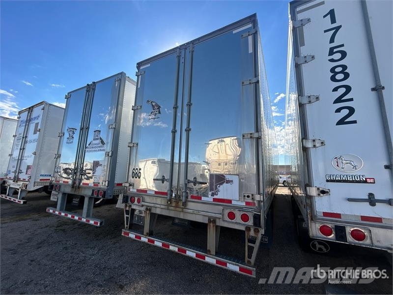 Stoughton AVXW-535T-S-C-AR 53 ft x 102 in T/A Van Trailer Furgons