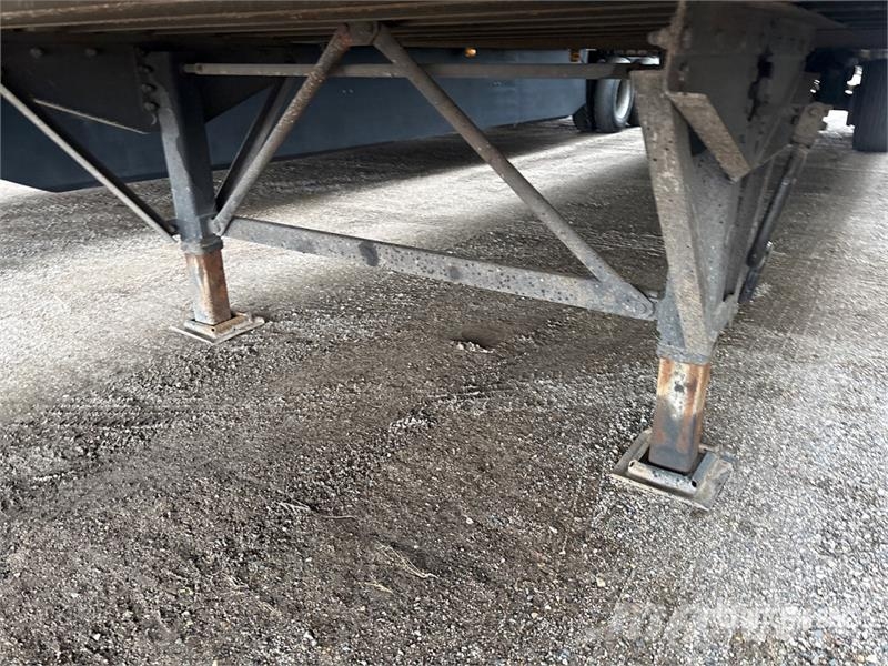 Stoughton AVXW-535T-S-C-AR 53 ft x 102 in T/A Van Trailer Box body trailers