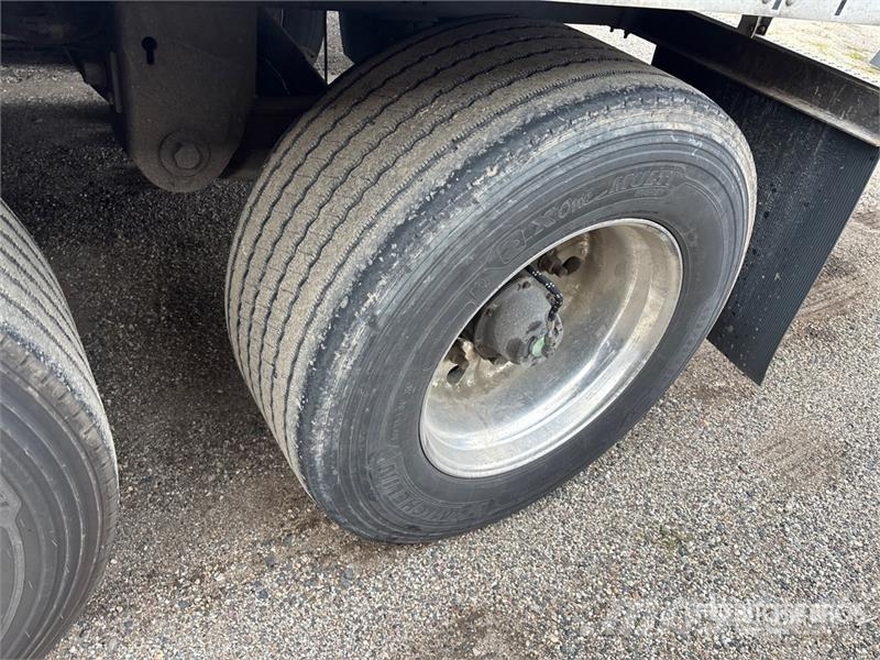 Stoughton AVXW-535T-S-C-AR 53 ft x 102 in T/A Van Trailer Furgons