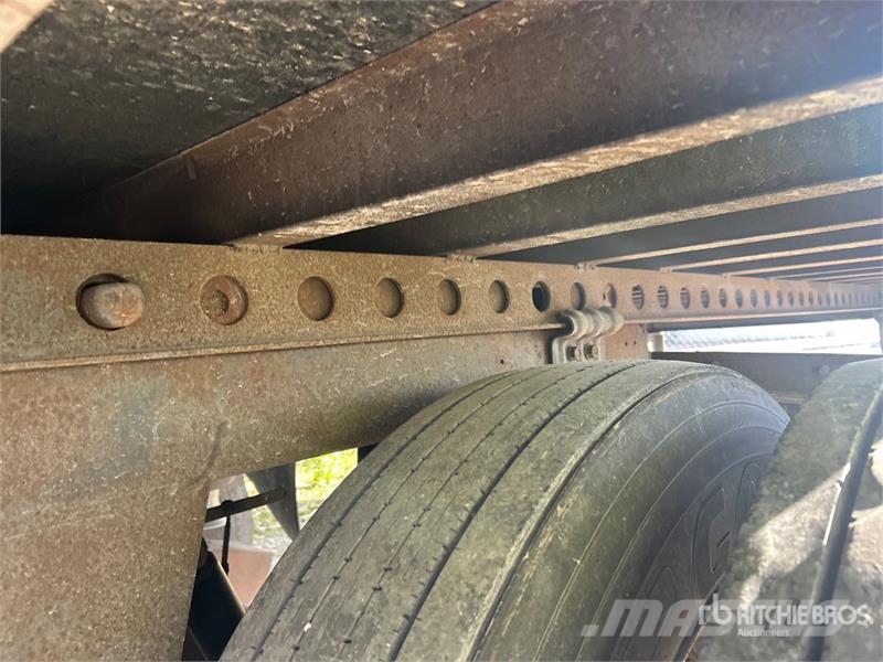 Stoughton ZGPVW-535T Прицепы-фургоны