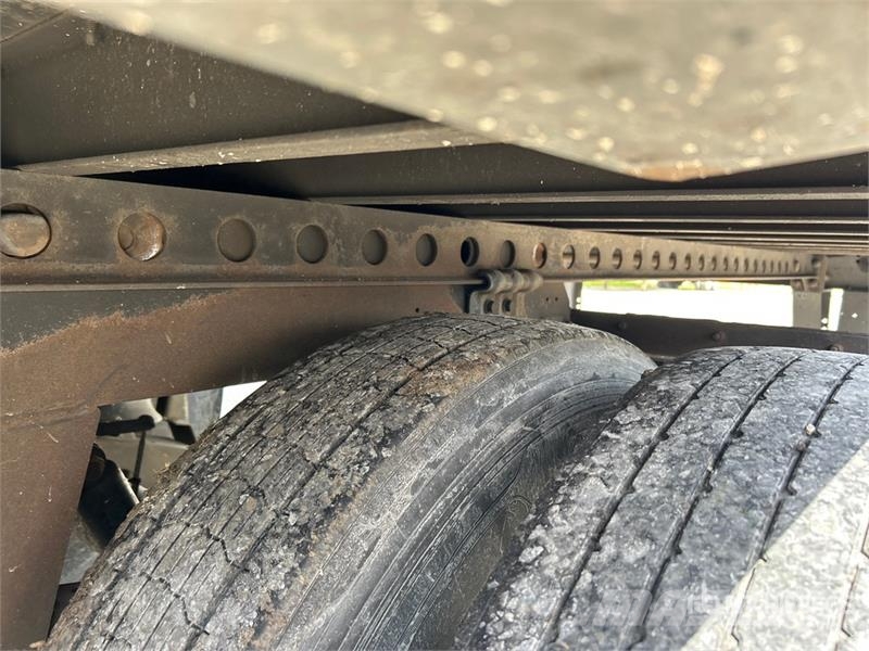 Stoughton ZGPVW-535T-S-C-AR 53 ft x 102 in T/A Van Trailer مقطورات ذات هيكل صندوقي