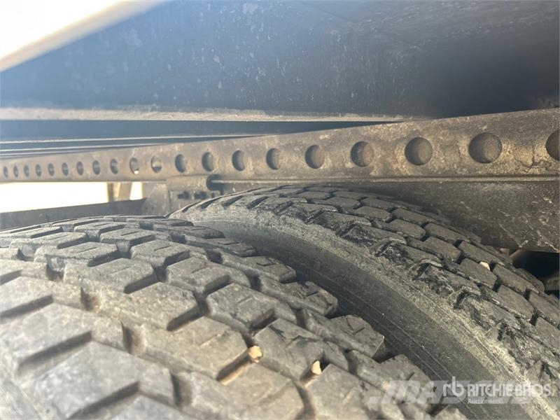 Stoughton ZGPVW-535T-S-C-AR 53 ft x 102 in T/A Van Trailer مقطورات ذات هيكل صندوقي