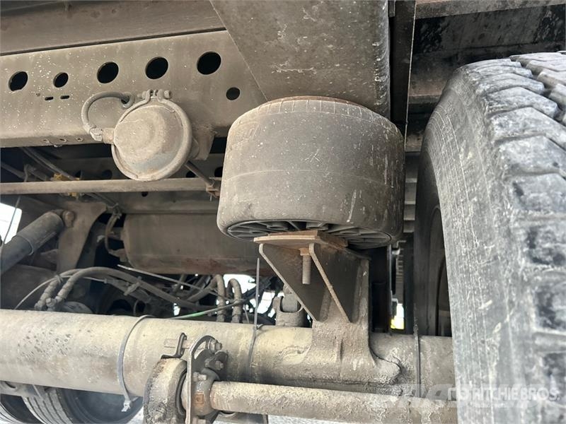 Stoughton ZGPVW-535T-S-C-AR 53 ft x 102 in T/A Van Trailer مقطورات ذات هيكل صندوقي