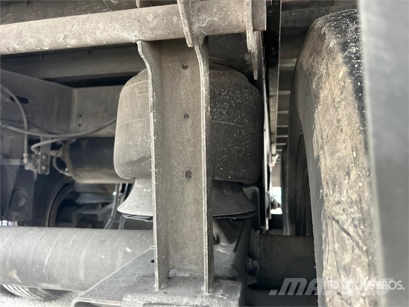 Stoughton ZGPVW-535T-S-C-AR 53 ft x 102 in T/A Van Trailer مقطورات ذات هيكل صندوقي