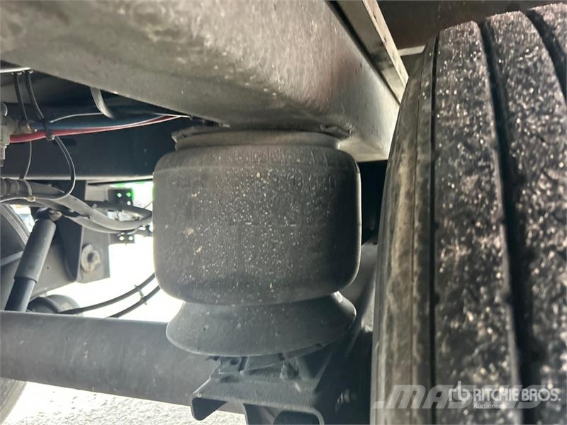 Stoughton ZGPVW-535T-S-C-AR 53 ft x 102 in T/A Van Trailer مقطورات ذات هيكل صندوقي
