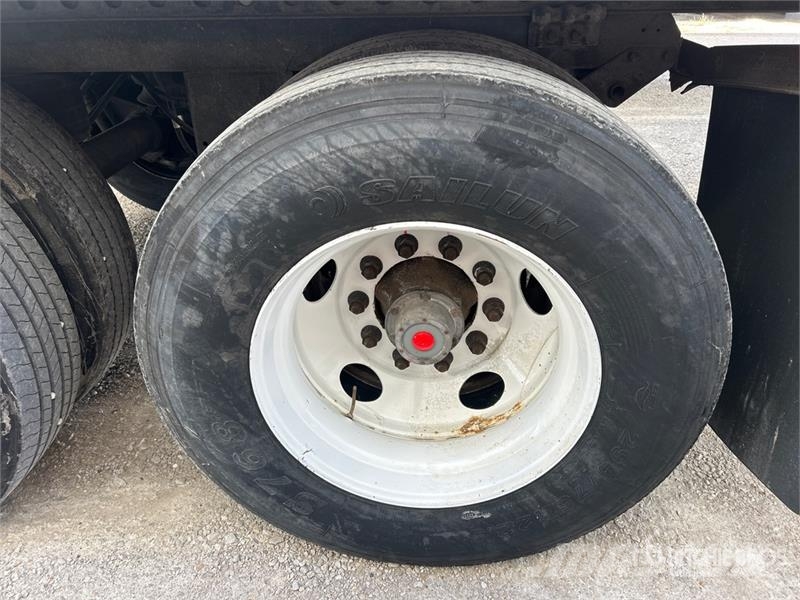 Stoughton ZGPVW-535T-S-C-AR 53 ft x 102 in T/A Van Trailer Прицепы-фургоны