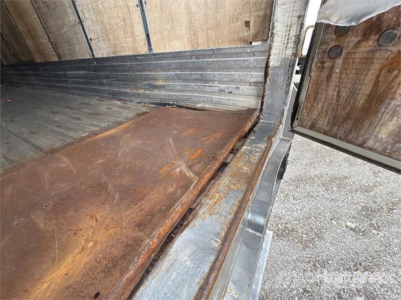 Strick 53 ft x 102 in T/A Van Trailer Прицепы-фургоны