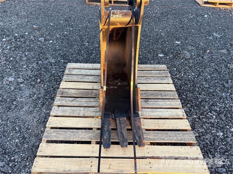 Strickland 12 in Excavator Bucket Kanalak