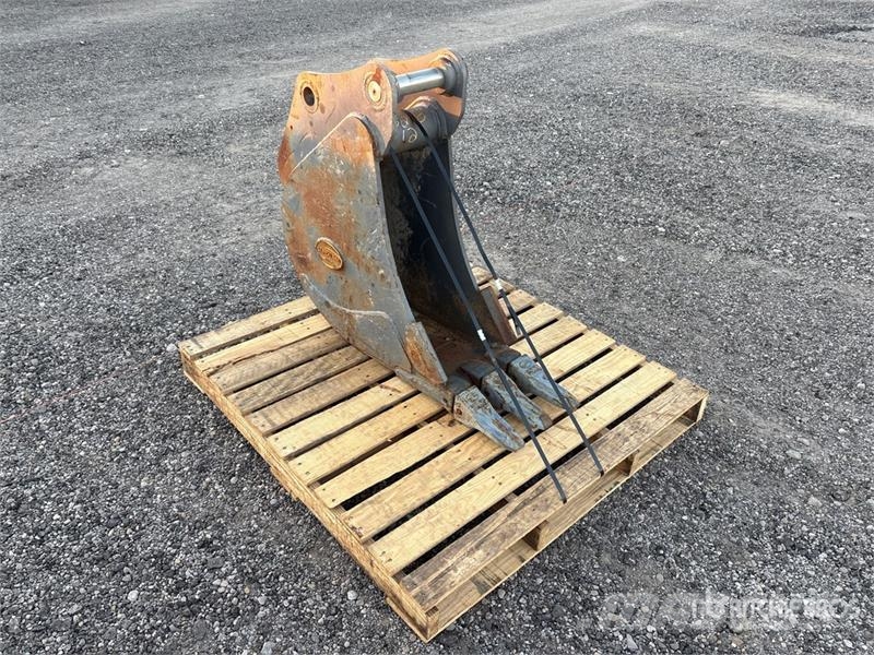 Strickland 12 in Excavator Bucket - Fits Takeuchi TB290 Kanalak