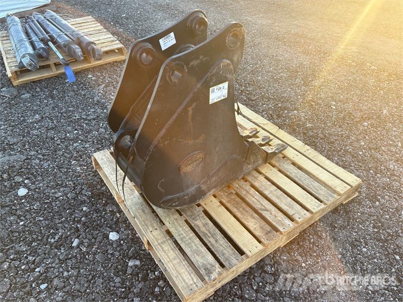 Strickland 12 in Excavator Bucket Kanalak