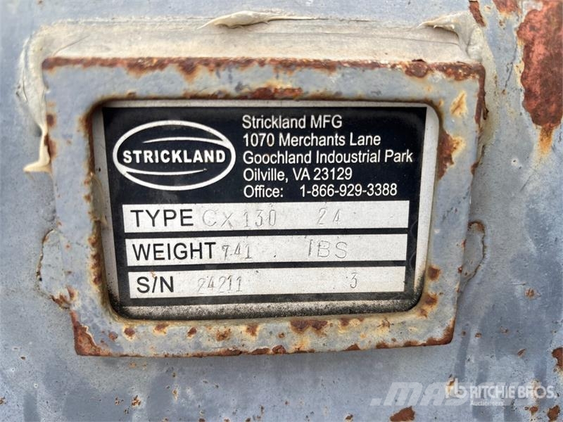Strickland 24 in Digging Excavator Bucket - Fits Case CX130 鏟斗