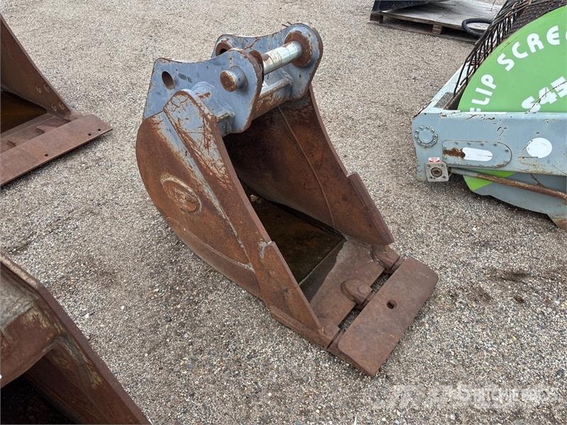 Strickland 24 in Digging Excavator Bucket - Fits Case CX130 鏟斗