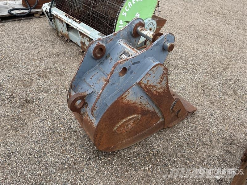 Strickland 24 in Digging Excavator Bucket - Fits Case CX130 鏟斗