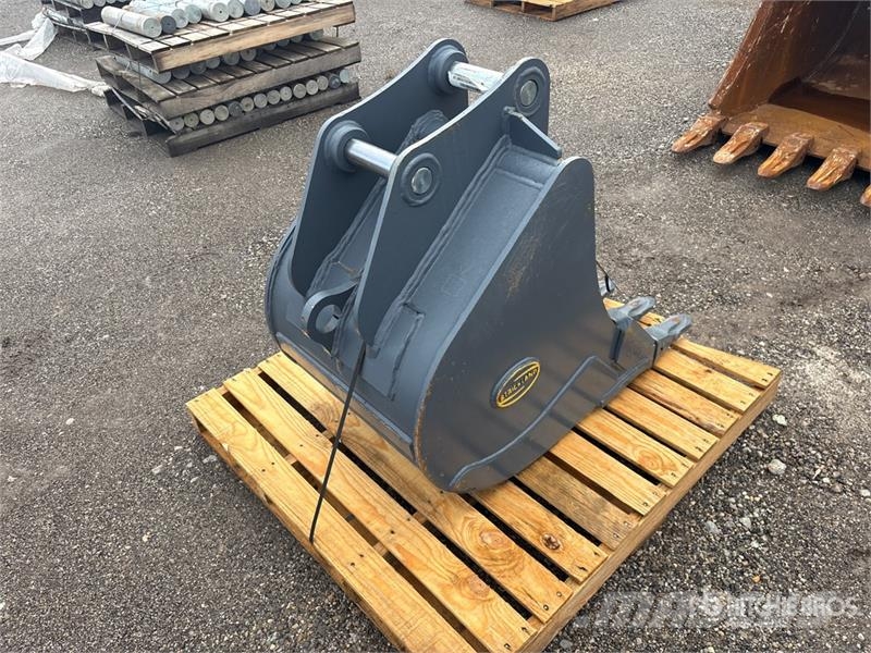 Strickland 24 in Digging Excavator Bucket - Fits Takeuchi TB2 دلاء