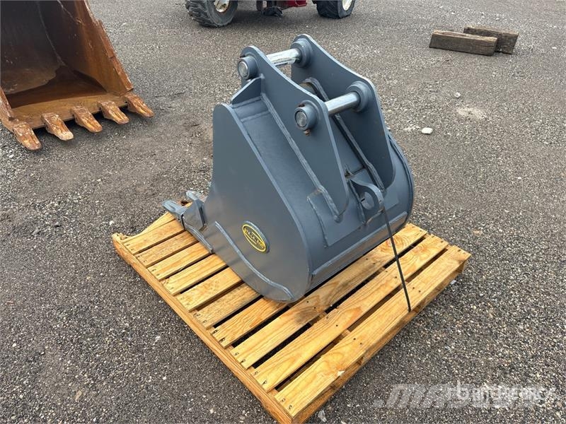 Strickland 24 in Digging Excavator Bucket - Fits Takeuchi TB2 دلاء