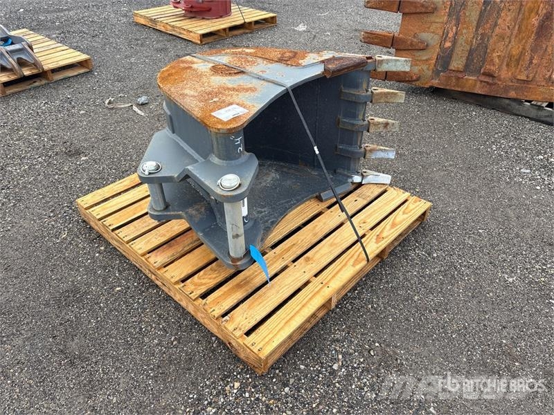Strickland 24 in Digging Backhoe Rear Bucket - Fits Case 580N دلاء