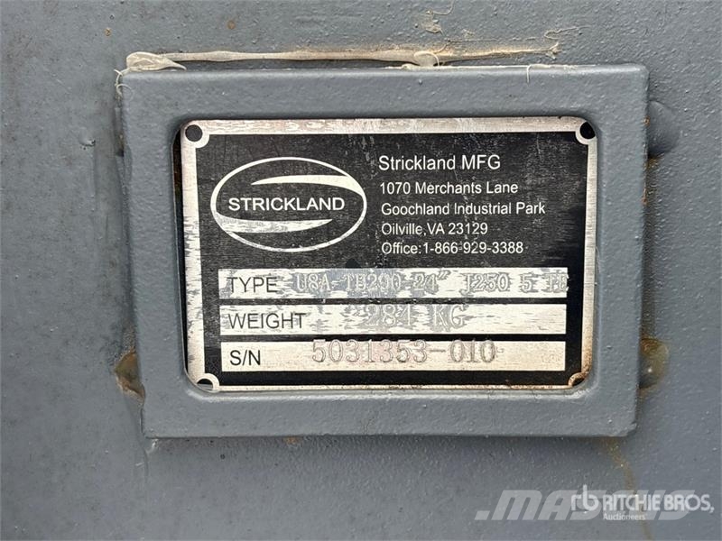 Strickland 24 in Digging Excavator Bucket - Fits Takeuchi TB2 دلاء