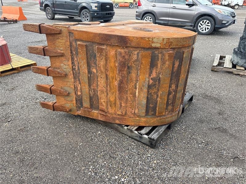 Strickland 42 in Digging Excavator Bucket - Fits Deere/Hitach Κουβάδες