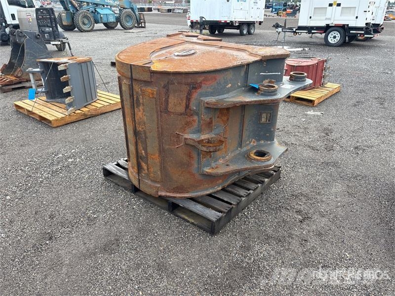 Strickland 42 in Digging Excavator Bucket - Fits Deere/Hitach Κουβάδες