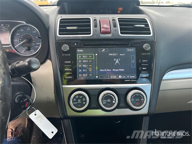Subaru Impreza Lengvieji automobiliai