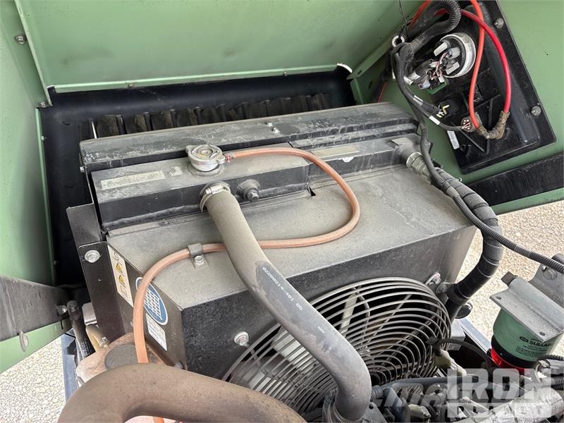 Sullair 185D DPQ KU4F 185 cfm Mobile Air Compressor Kompresorji