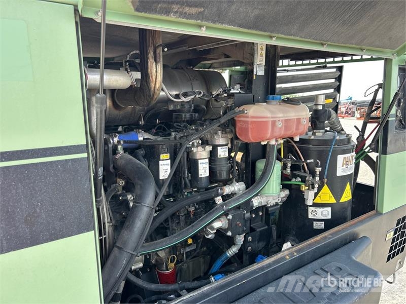 Sullair 425HDPQ-PE 425 cfm Mobile Air Compressor مكابس