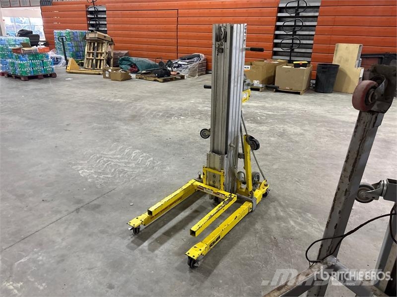 Sumner Series 2400 Vertical Mast Lift Vertikālie pacēlāji