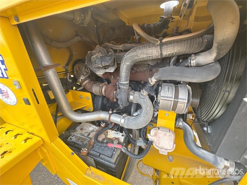 Superior DT74-F Self-Propelled Broom Spazzatrici