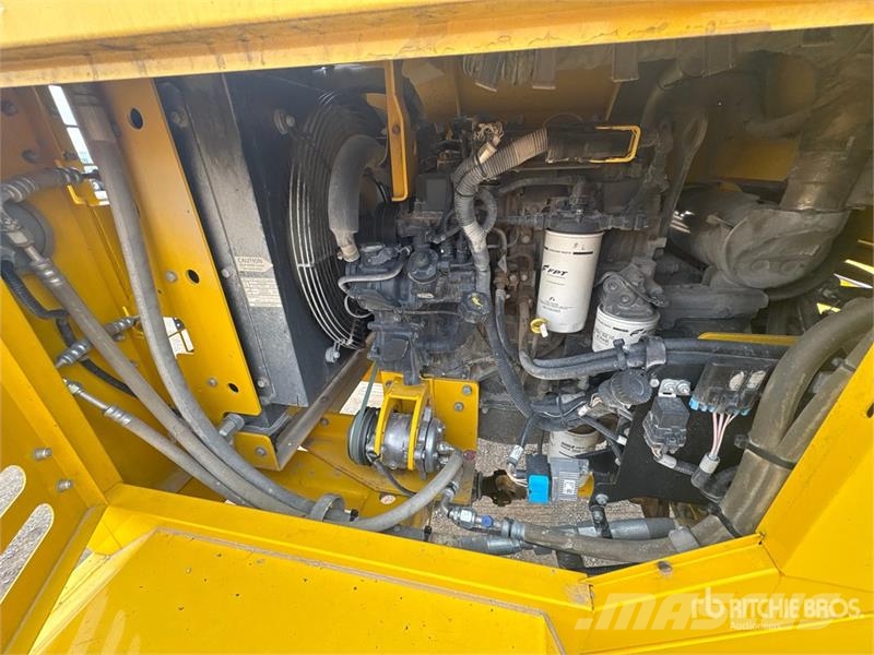 Superior DT74-F Self-Propelled Broom Spazzatrici