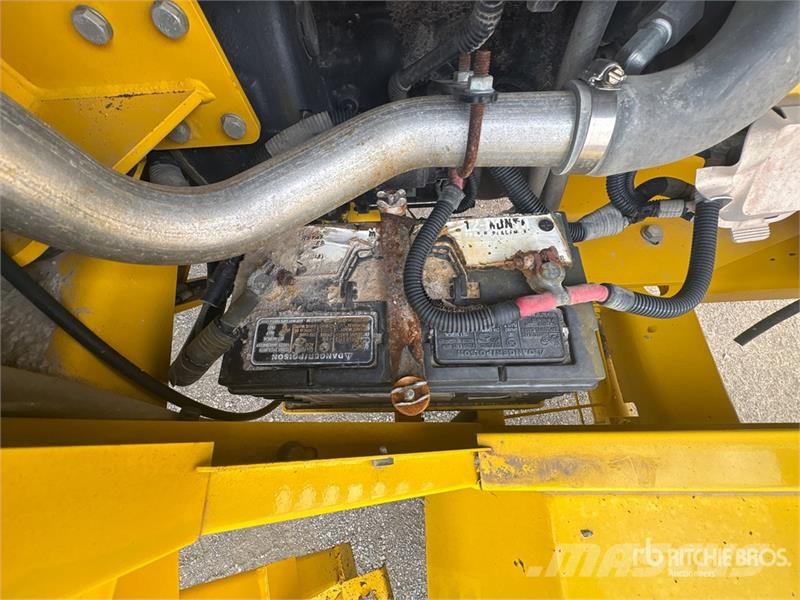 Superior DT74-F Self-Propelled Broom Spazzatrici